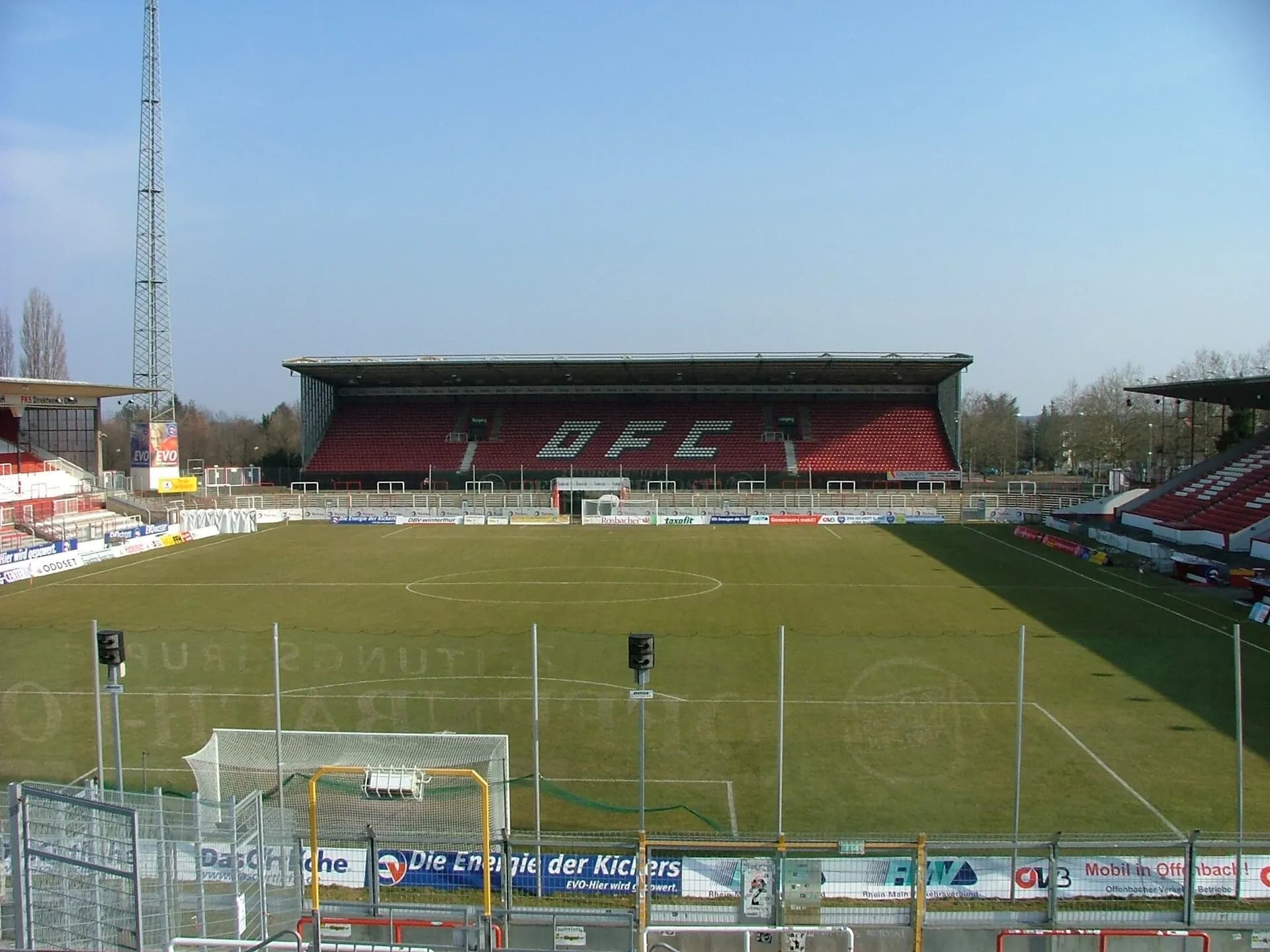 Tribüne des früheren Stadions am Bieberer Berg in Offenbach