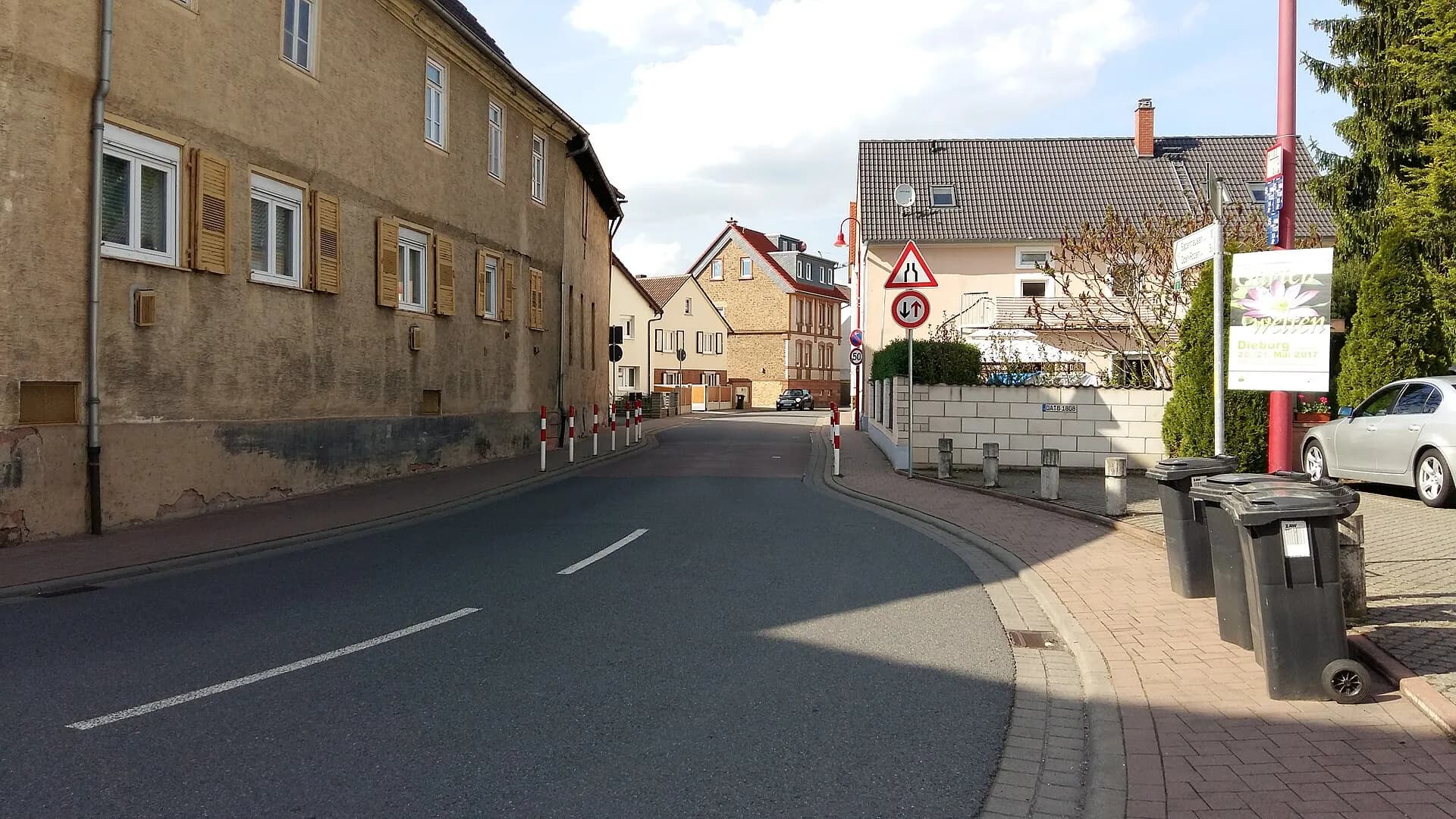 Blick durch die Babenhäuser Straße in Eppertshausen