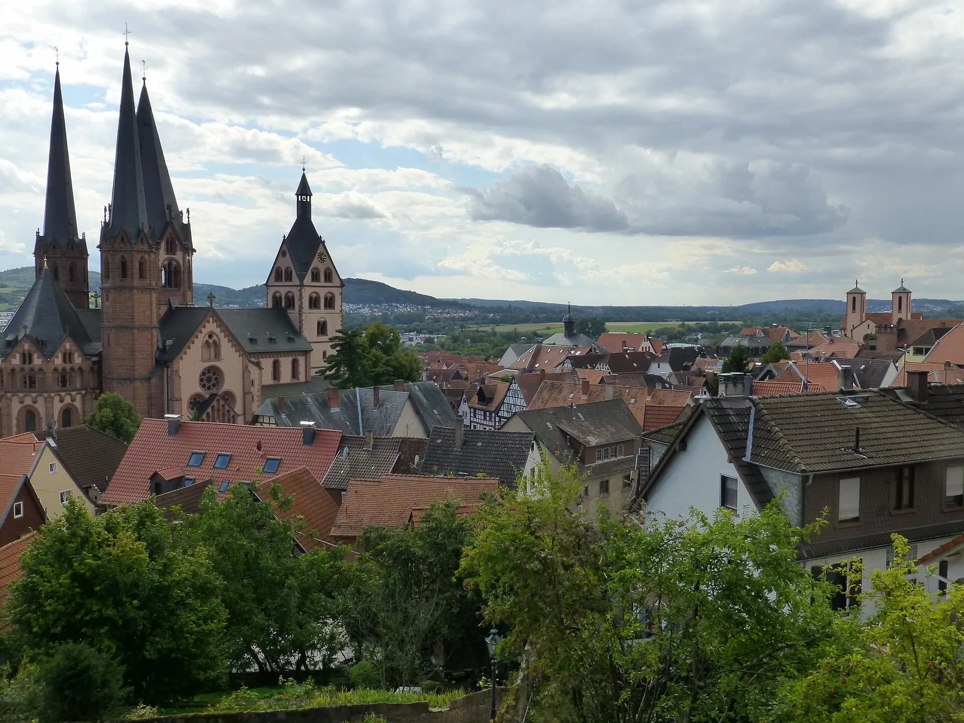 Blick auf die Altstadt von Gelnhausen mit der Marienkirche