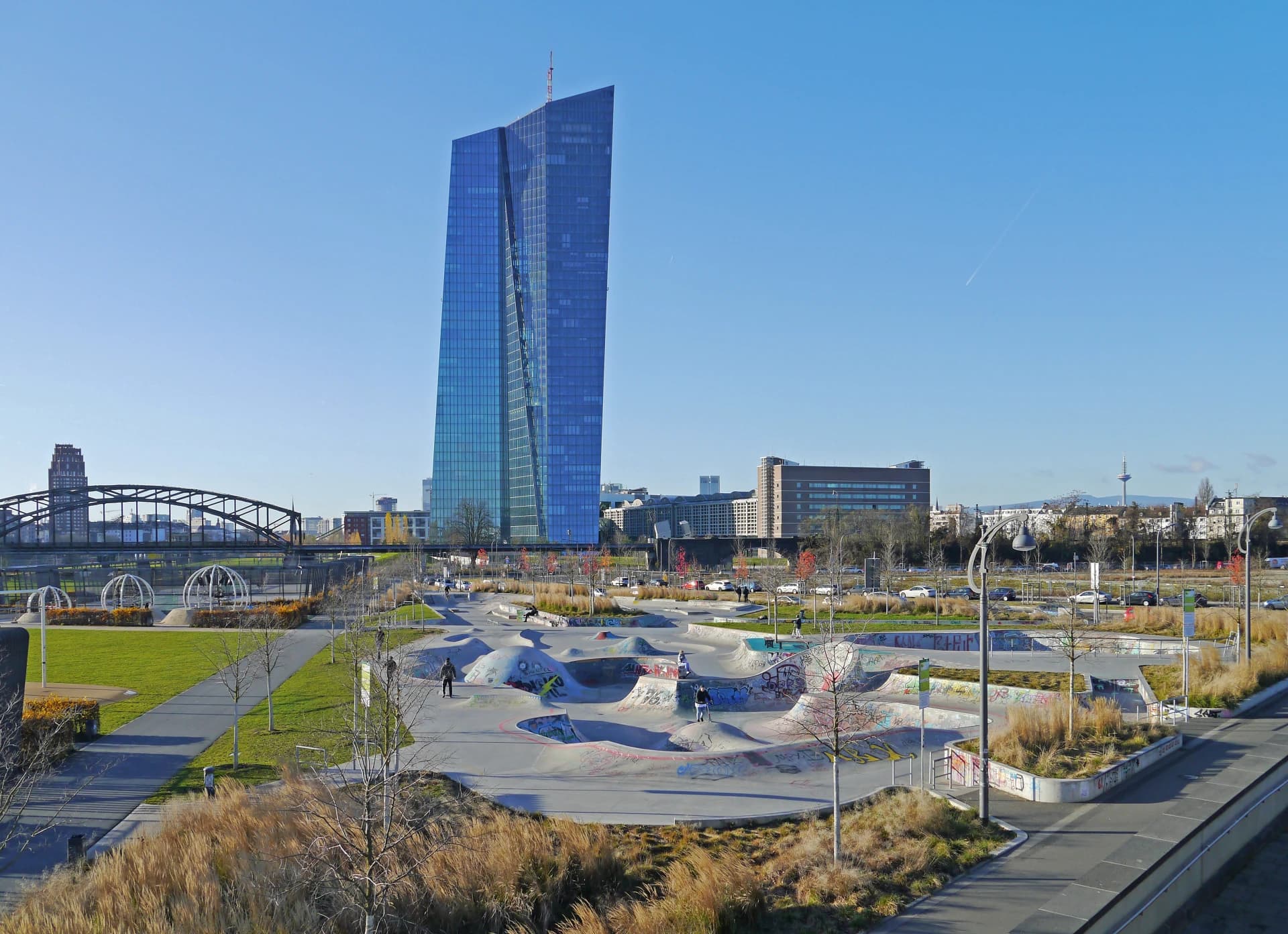 Hafenpark mit Europäischer Zentralbank im Frankfurter Ostend