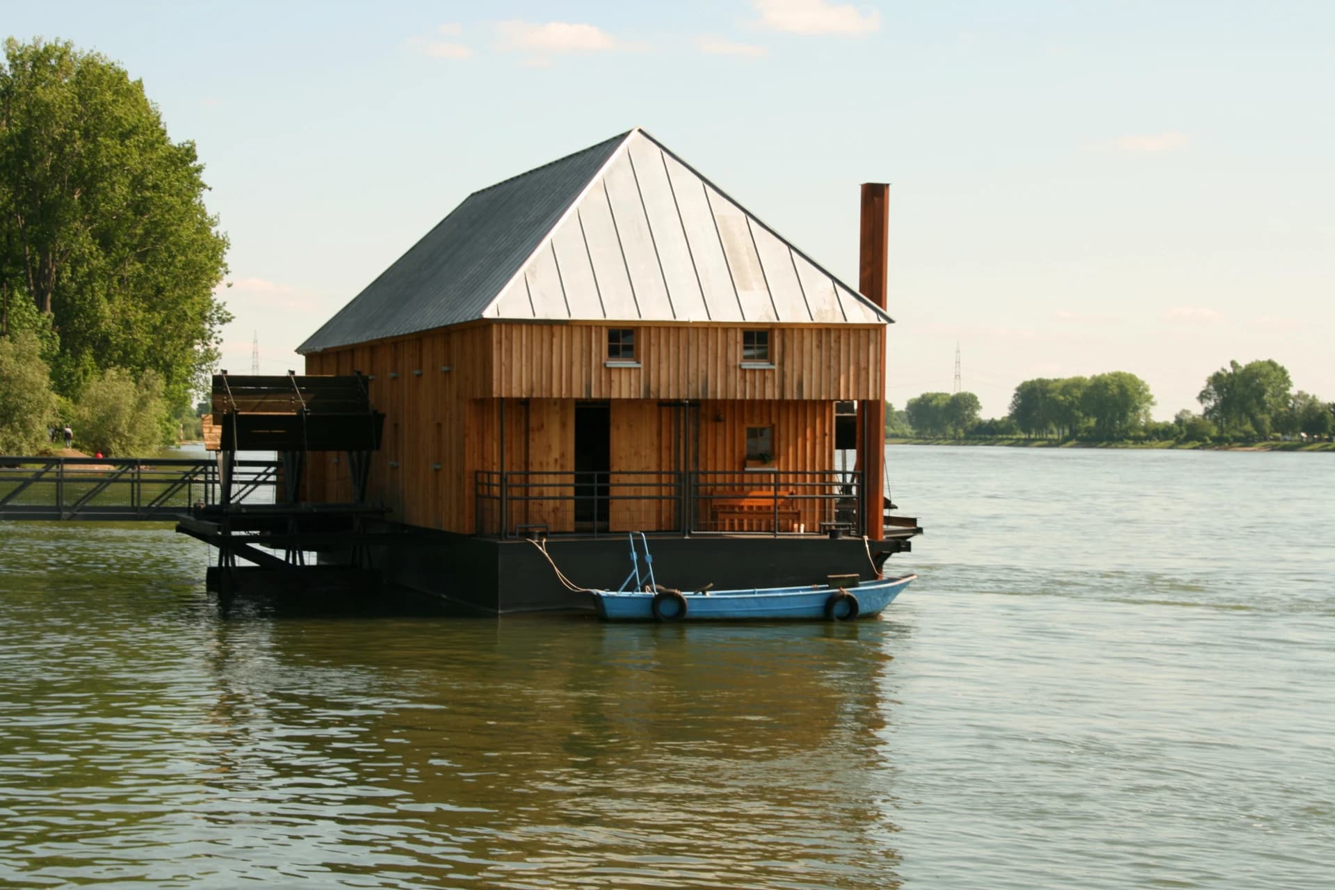 Ginsheimer Schiffsmühle im Altrhein von Ginsheim-Gustavsburg