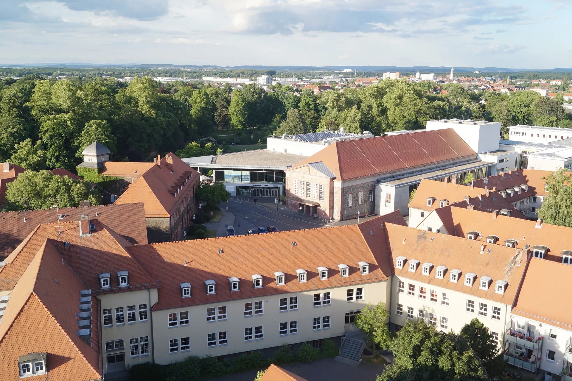 Blick über die Dächer zum Schlossplatz in Hanau
