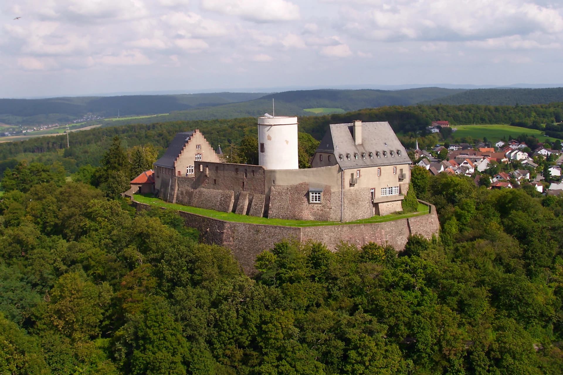 Luftansicht der Veste Otzberg